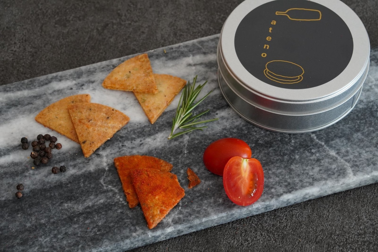 メイン画像:2枚目:３種のおつまみチーズクッキー缶(ペッパー　ローズマリー　トマトバジル)