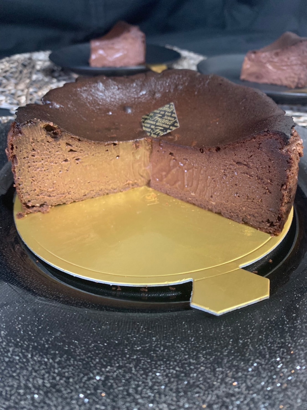 メイン画像:1枚目:バスクチーズケーキ〜プレミアムショコラ〜