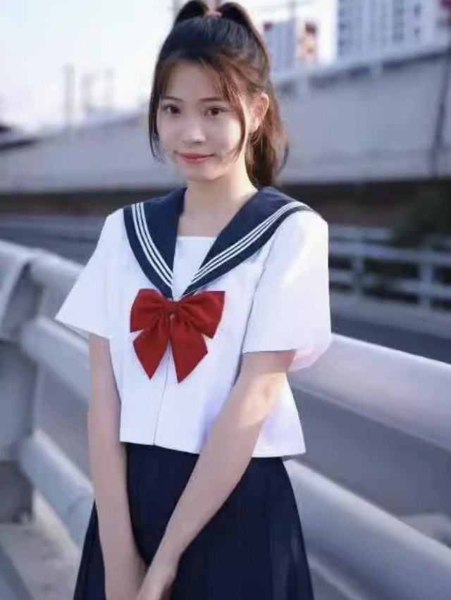 メイン画像:0枚目:制服コスプレ 清楚系白襟セーラー服赤リボン半袖コスプレ衣装