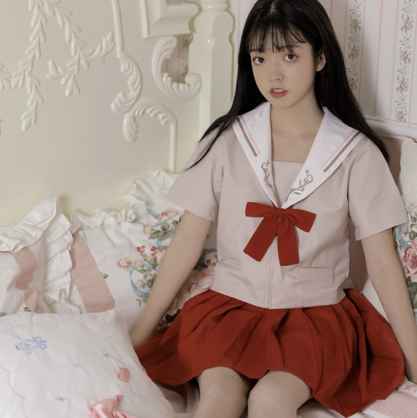 メイン画像:2枚目:制服コスプレ 刺繍入り襟セーラー服上下セット