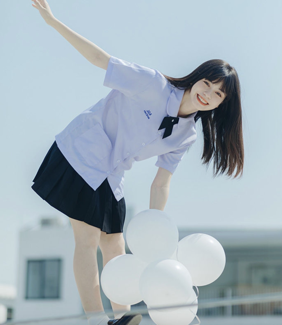 メイン画像:3枚目:制服コスプレ 爽やか淡色半袖シャツと黒リボンの学生制服セット