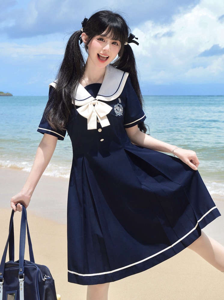 制服ワンピース