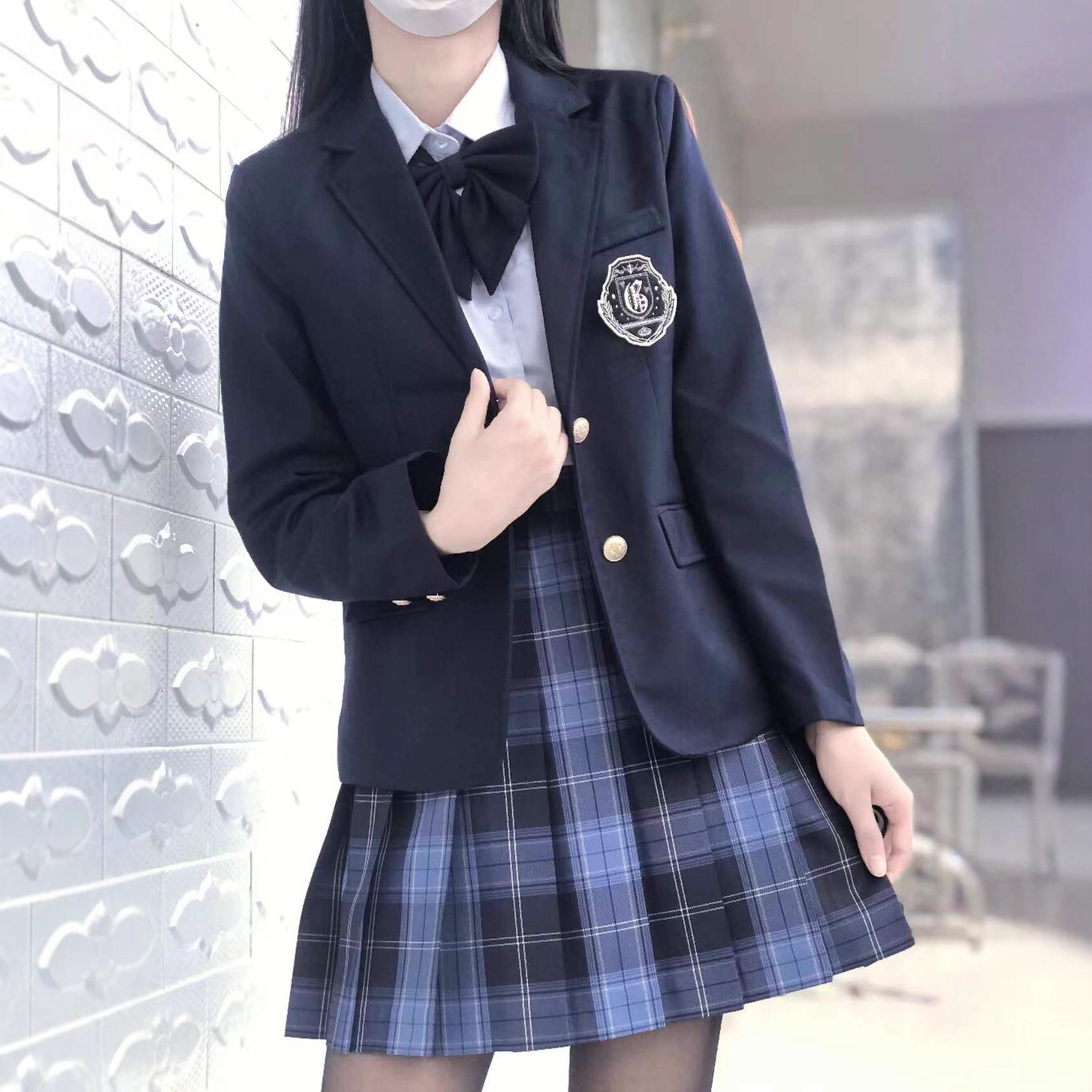 制服コスプレ 学園風紋章付き黒ブレザー制服三点セット
