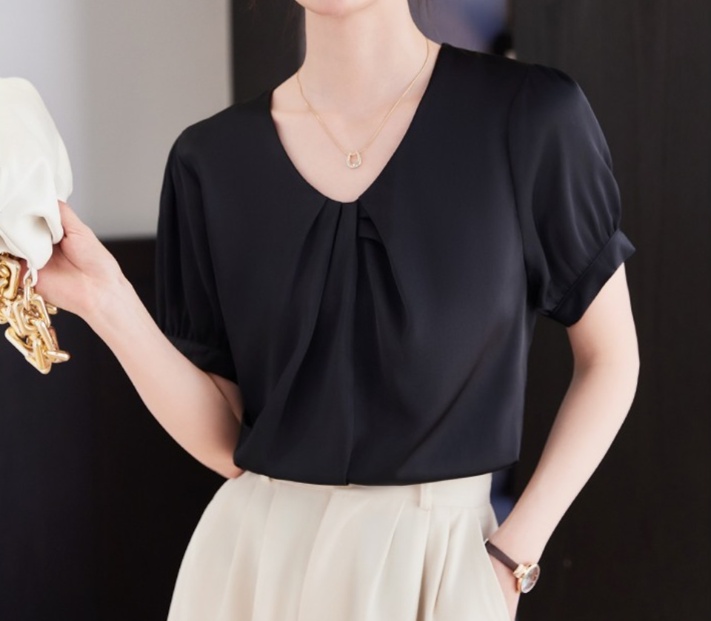 ぽっちゃりさんのおしゃれを叶える!今すぐ使える着やせアイテム10選