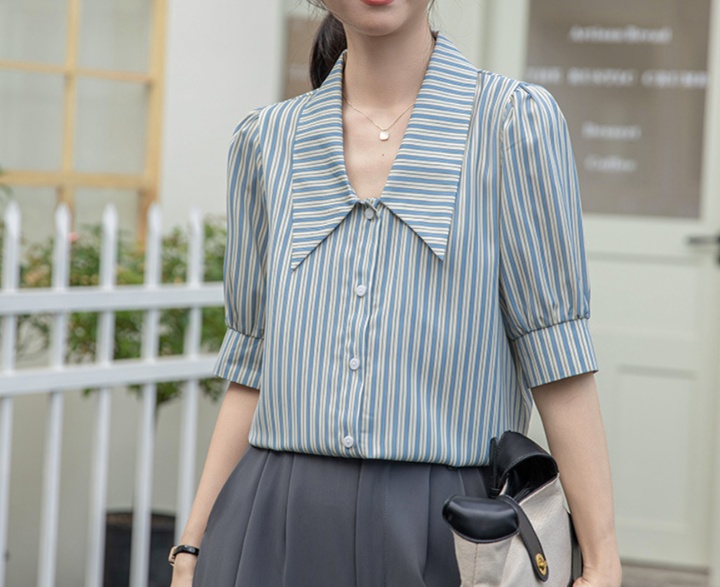 トップス 大きな襟のストライプふんわりブラウス