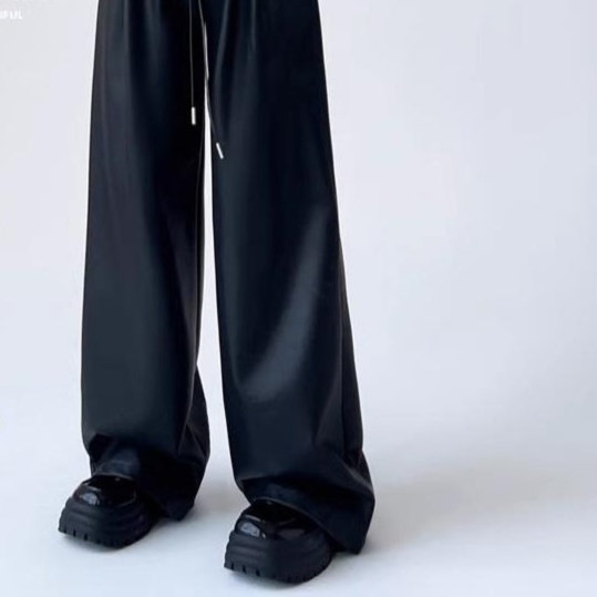 体型カバー ゆったりドレープ美脚パンツ