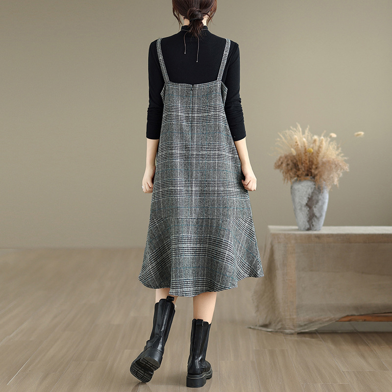 オールインワンコーデ 千鳥格子柄裾フレアキャミサロペット