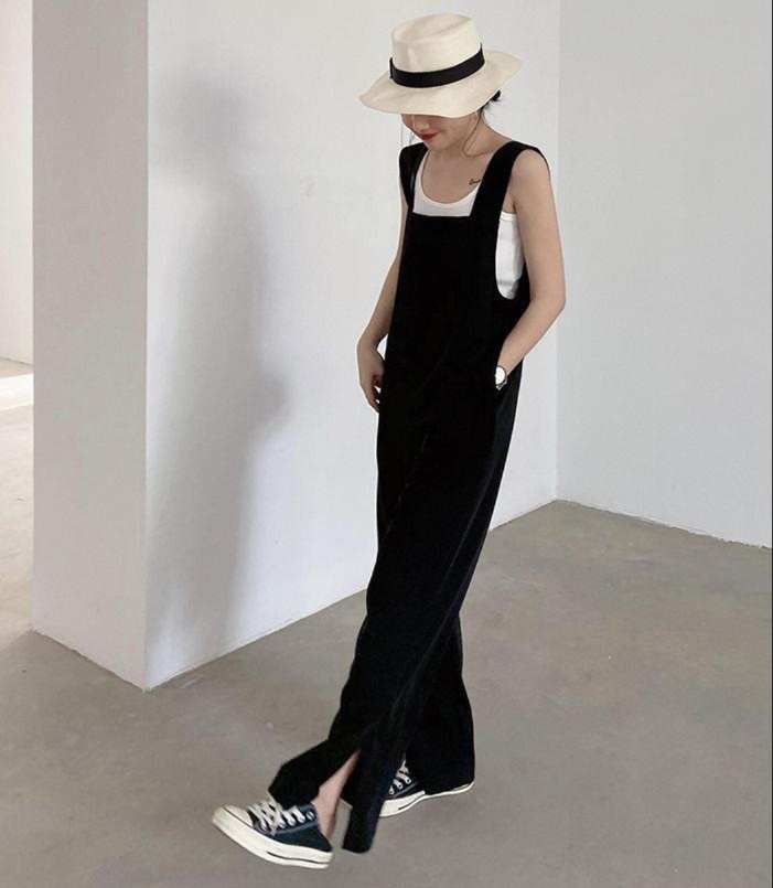 オールインワンコーデ シンプル上品オーバーオールつなぎ