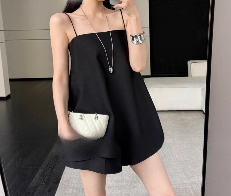 非表示(テイスト違い) オールインワンコーデ 細紐キャミソールとショートパンツのセット