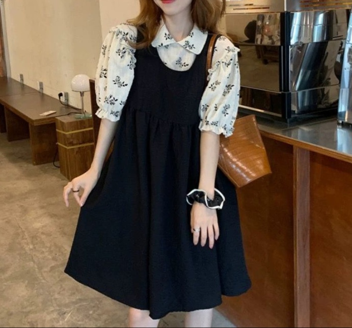 オールインワンコーデ 襟付きブラウス重ね着ジャンパースカート