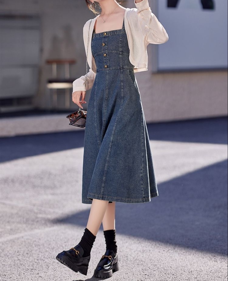 オールインワンコーデ ストラップ付きデニムサロペットワンピース