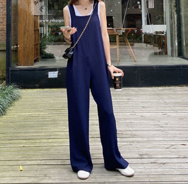 オールインワンコーデ ゆったりシルエット肩紐サロペット