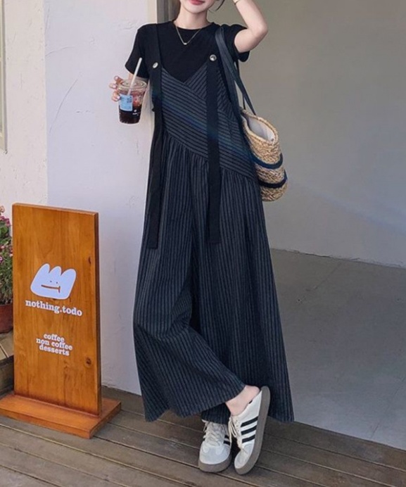 オールインワンコーデ ゆったりストライプ柄サロペット