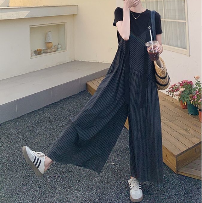 オールインワンコーデ ゆったりストライプ柄サロペット