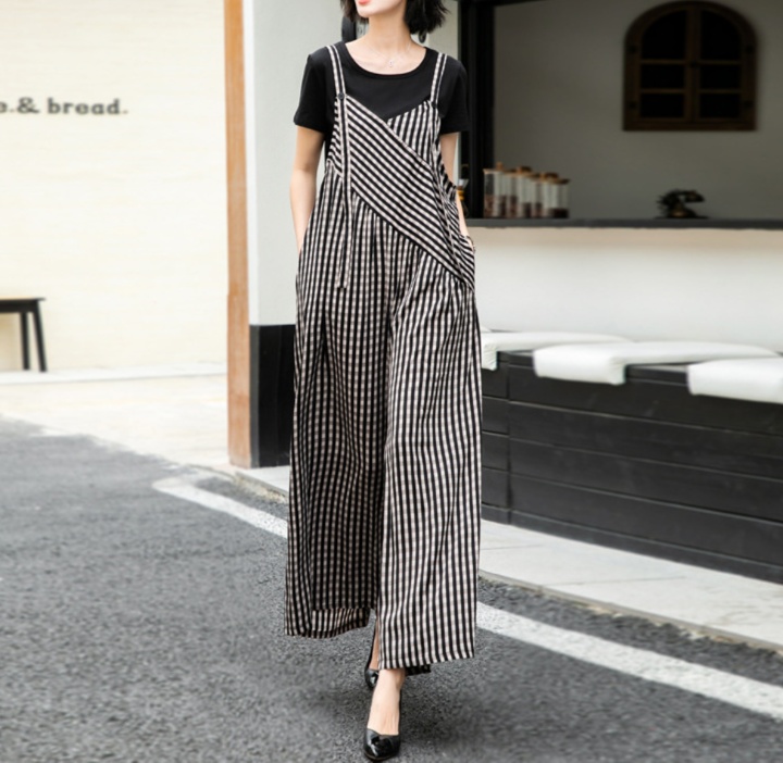 オールインワンコーデ モノトーンストライプ サロペット