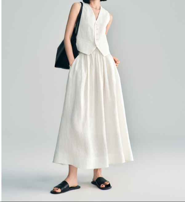 女性のためのオールインワン着こなし術 - トレンド別おしゃれコーデ集