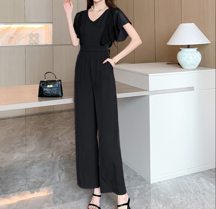 【30代オフィスコーデに最適】楽ちんおしゃれなオールインワンの着こなし術