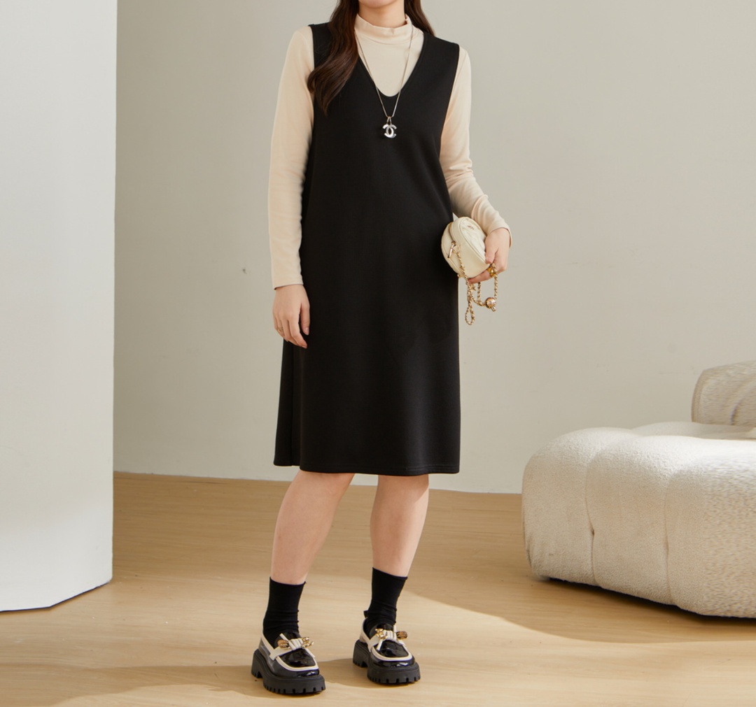 オールインワンコーデ レイヤード風ゆったりジャンパースカート