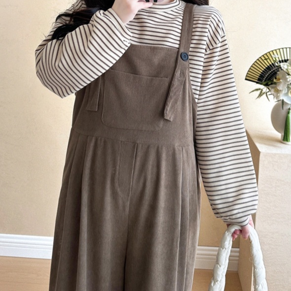 オールインワンコーデ 細コーデュロイ素材のふんわりパンツサロペット