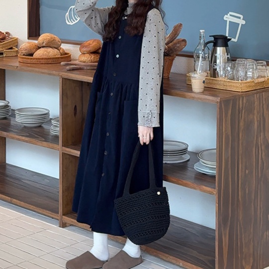 オールインワンコーデ ボタン付きゆったりフレアジャンパースカート