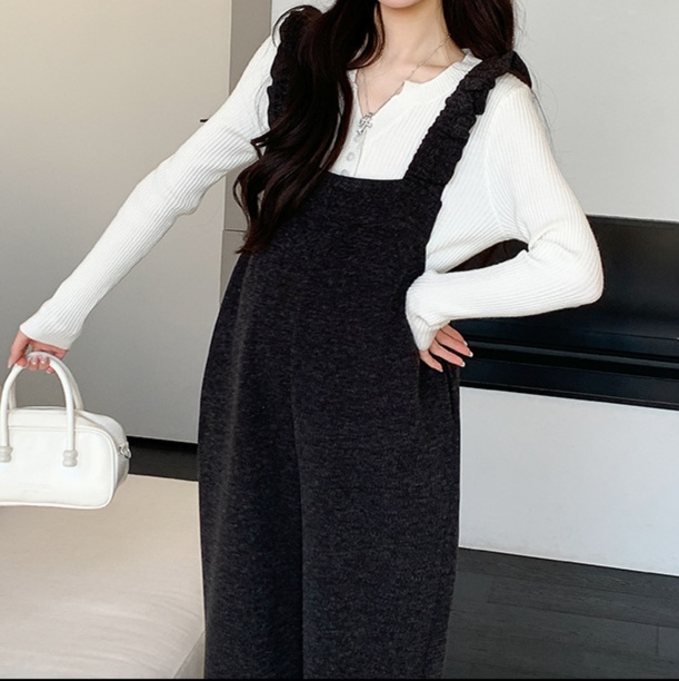 オールインワンコーデ ふんわりシルエット 総柄オーバーオール