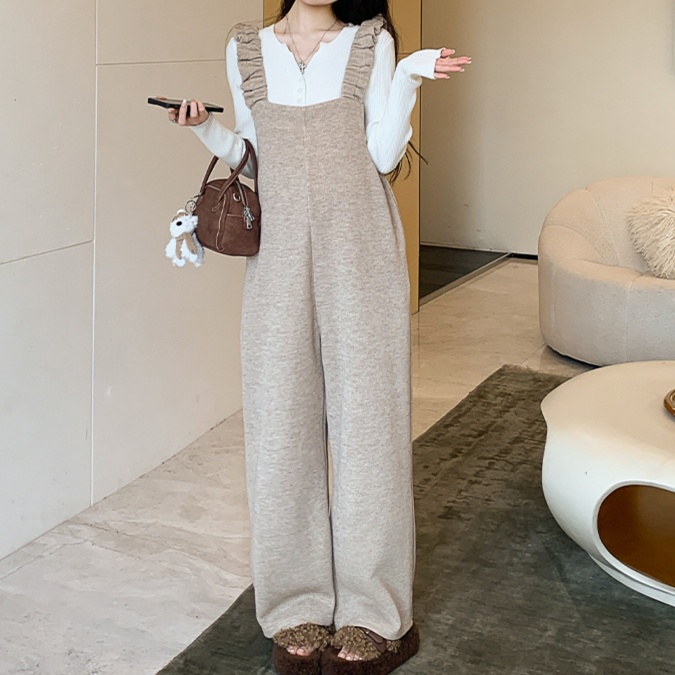 オールインワンコーデ ふんわりシルエット 総柄オーバーオール