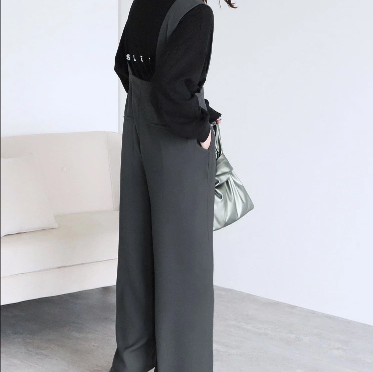 オールインワンコーデ ゆったりシルエットサスペンダー付き丈長パンツ