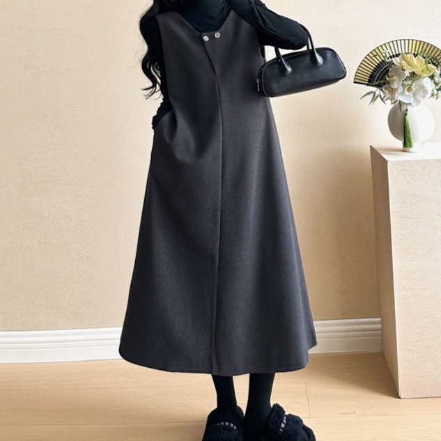 オールインワンコーデ ゆったりシルエット ジャンパースカート