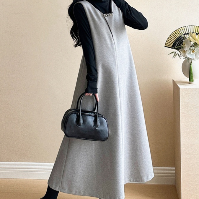 オールインワンコーデ ゆったりシルエット ジャンパースカート