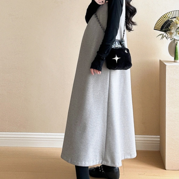 オールインワンコーデ ゆったりシルエット ジャンパースカート