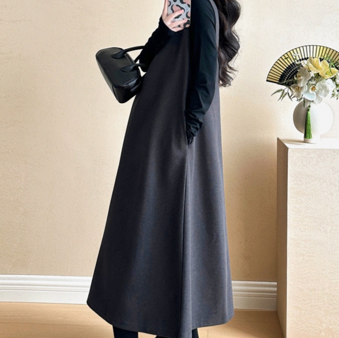 オールインワンコーデ ゆったりシルエット ジャンパースカート