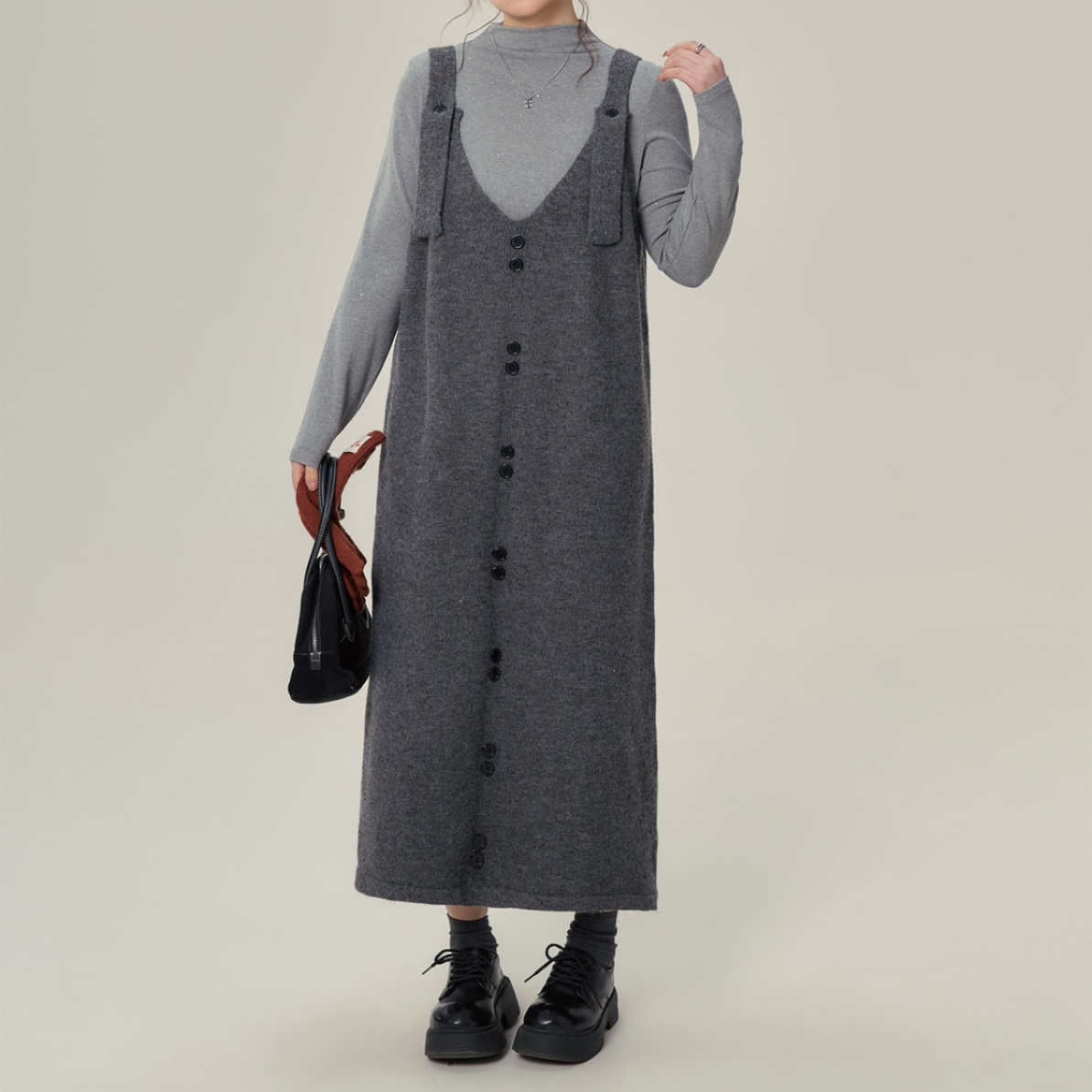 オールインワンコーデ ボタンデザイン深Vネックキャミサロペット