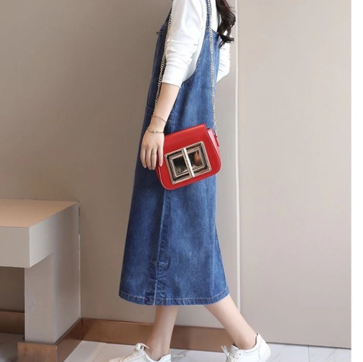 オールインワンコーデ 大人カジュアルなゆったりロング丈デニムサロペット