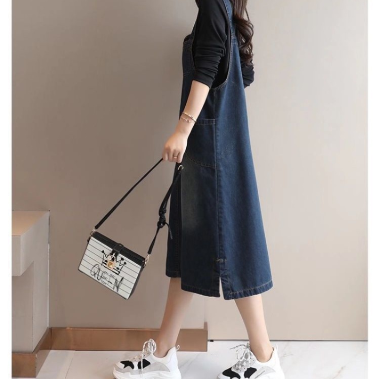 オールインワンコーデ 大人カジュアルなゆったりロング丈デニムサロペット