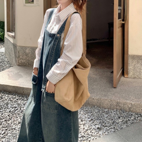 オールインワンコーデ ゆったりシルエット デニムサロペット