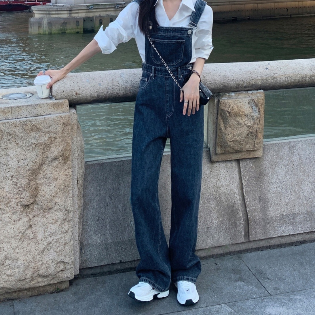 オールインワンコーデ ゆったりシルエット デニムサロペット