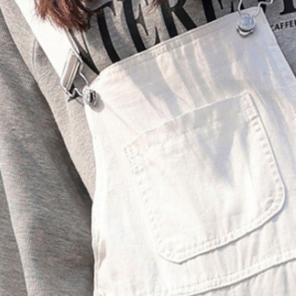 オールインワンコーデ ゆったりシルエット白デニムサロペット