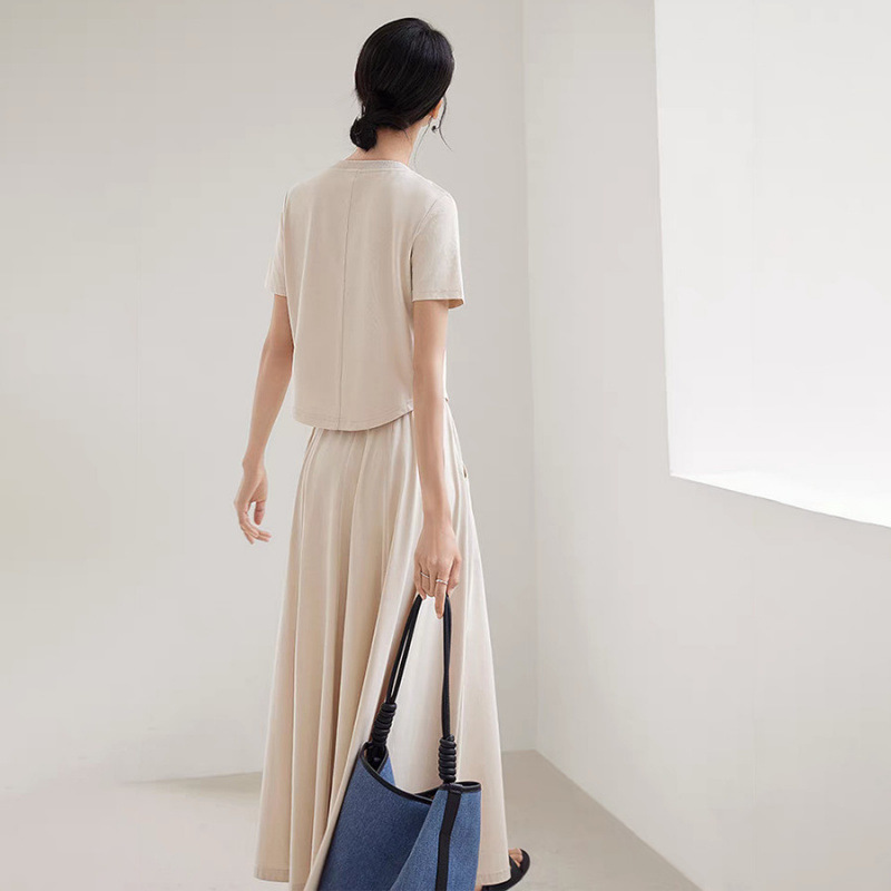 上品シルエット マキシ丈スカートセットアップ
