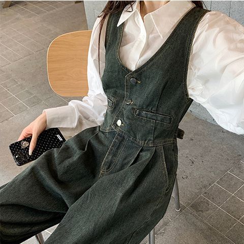 オールインワンコーデ 大人カジュアル深緑デニムサロペット