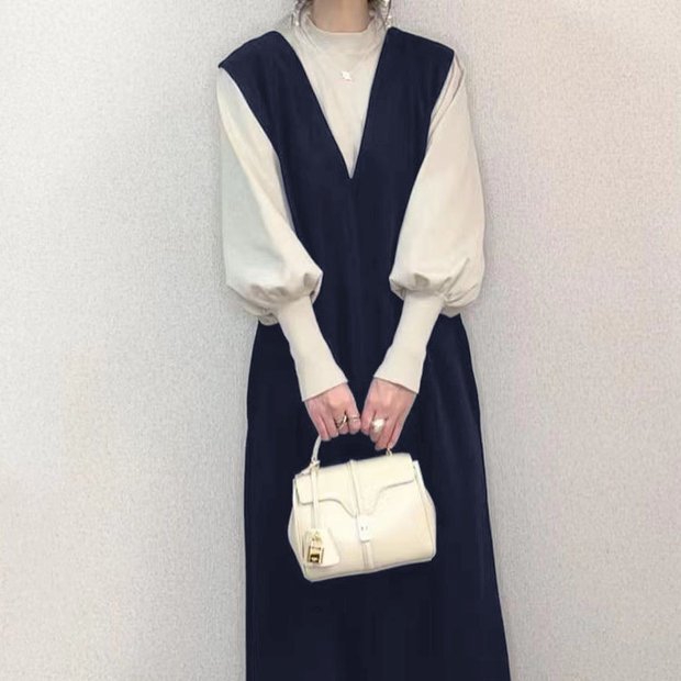 オールインワンコーデ 深Vネック切替キャミサロペット