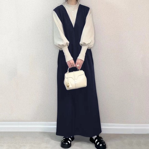 オールインワンコーデ 深Vネック切替キャミサロペット