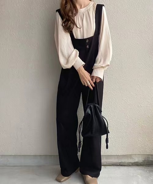オールインワンコーデ ゆったりシルエットパンツサロペット