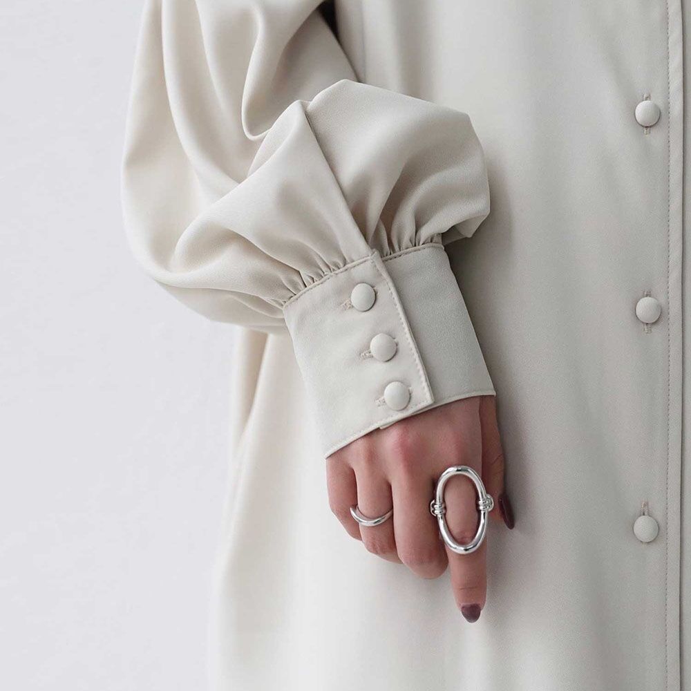 オールインワンコーデ 後ろボタンバルーン袖ドロストワンピース