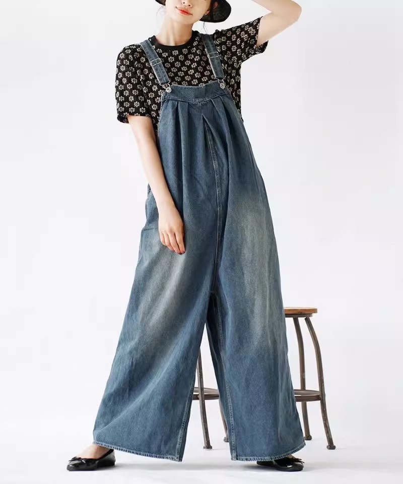 オールインワンコーデ ゆったりシルエットのデニムサロペット