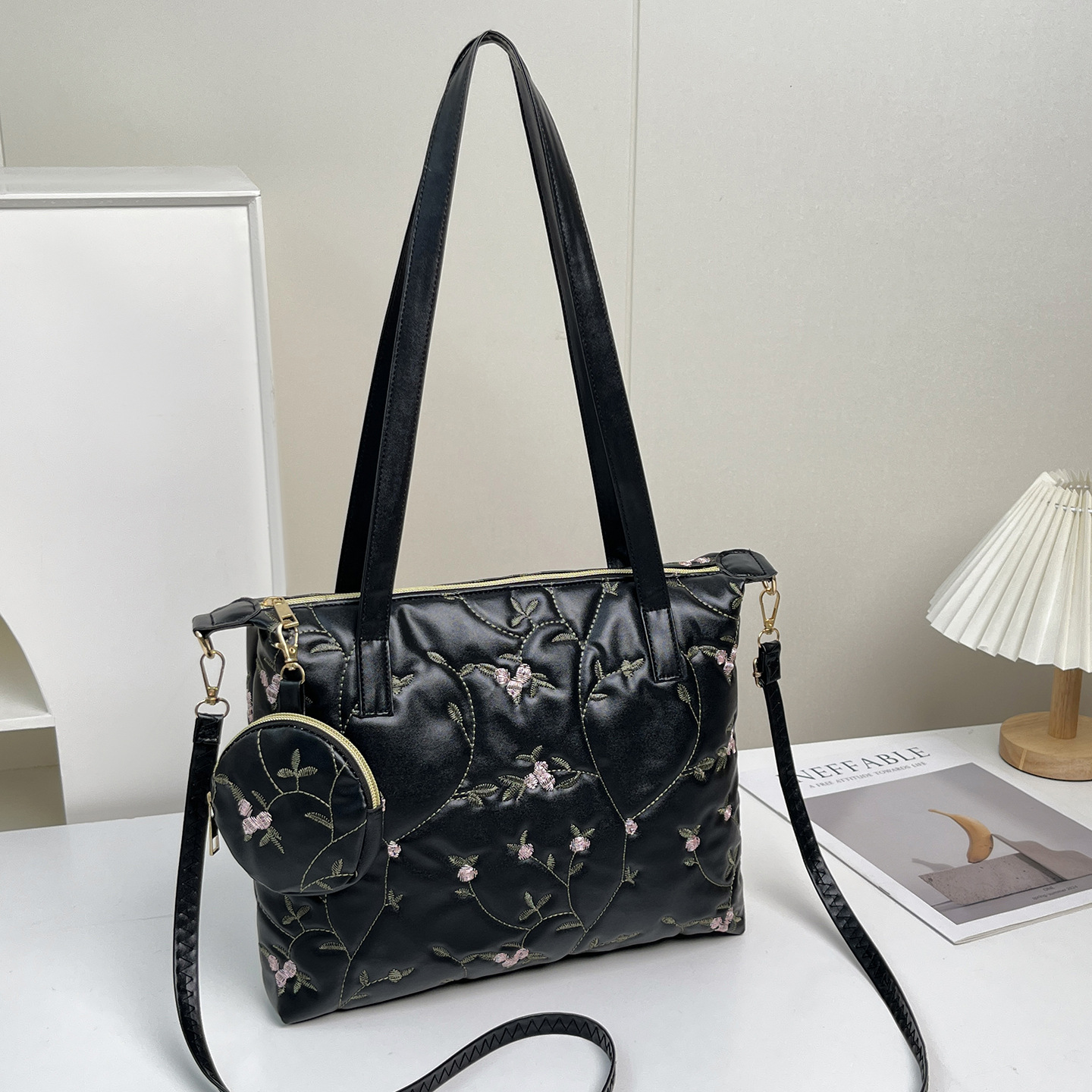 花柄ファッション 刺繍花柄トートバッグ 丸型ポーチ付き