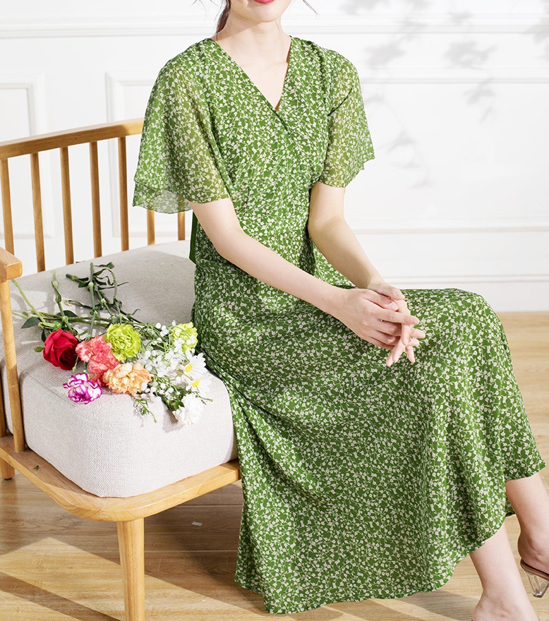 花柄ファッション 優美な小花柄フレア袖リボンワンピース