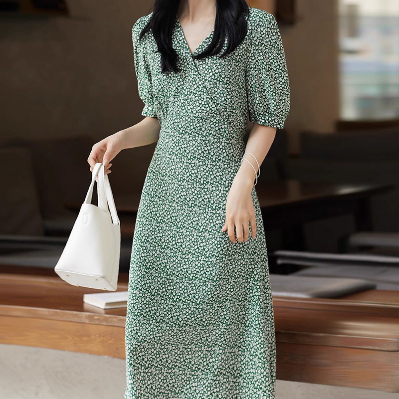 花柄ファッション 清楚な花柄シフォンワンピース