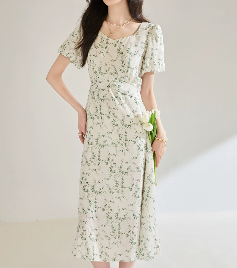 グリーンフラワーの清楚ワンピ