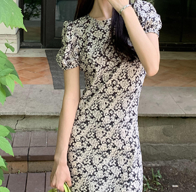 花柄ワンピースお呼ばれはOK？マナーと年代別コーデ完全ガイド