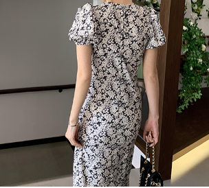 花柄ファッション 優美なシルエット花柄ワンピース